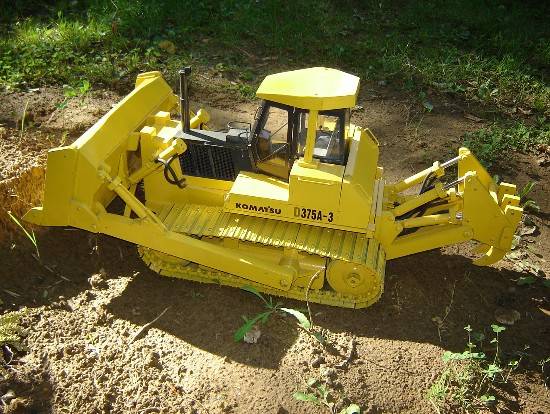 Komatsu D375A3